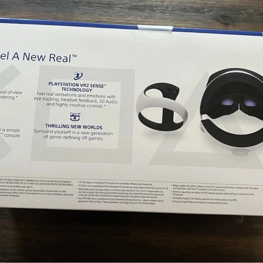 VR Headset and Controllers - White